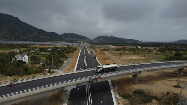 Cao tốc Nha Trang - Cam L&acirc;m chưa thể ho&agrave;n th&agrave;nh nhiều hạng mục phụ trợ - Ảnh 5.