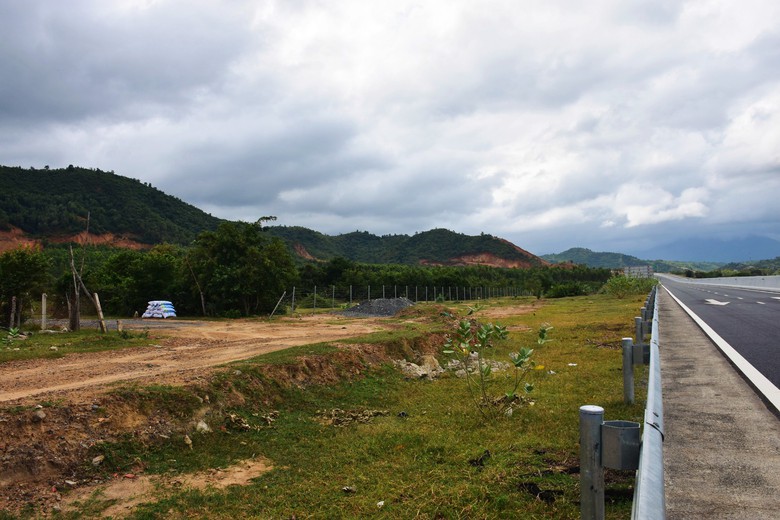 Cao tốc Nha Trang - Cam L&acirc;m chưa thể ho&agrave;n th&agrave;nh nhiều hạng mục phụ trợ - Ảnh 2.