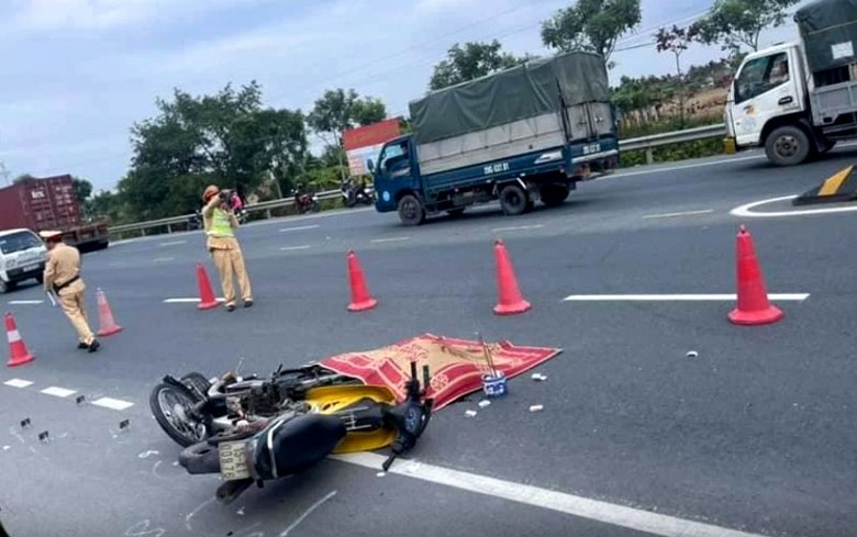 Hiện trường vụ tai nạn khiến &ocirc;ng T tử vong tại chỗ.