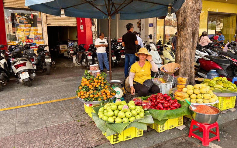 Cận kề 1/1/2024, TP.HCM vẫn chưa chốt thời điểm ch&iacute;nh thức thu ph&iacute; vỉa h&egrave;