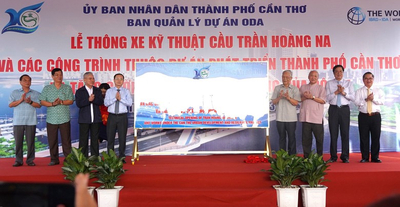 Th&ocirc;ng xe kỹ thuật cầu Trần Ho&agrave;ng Na - Ảnh 2.