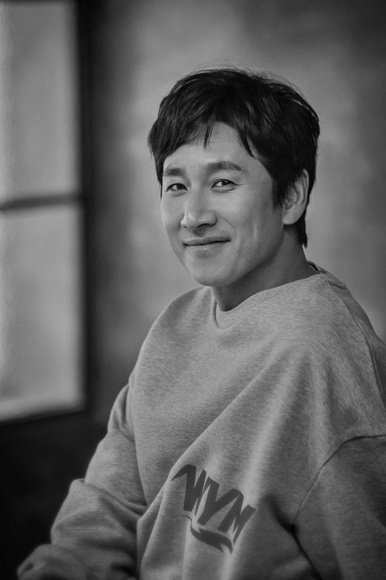 Cái chết tàn khốc của Lee Sun Kyun: Ai mới là thủ phạm thật sự?- Ảnh 1. Cái chết tàn khốc của Lee Sun Kyun: Ai mới là thủ phạm thật sự?- Ảnh 1.