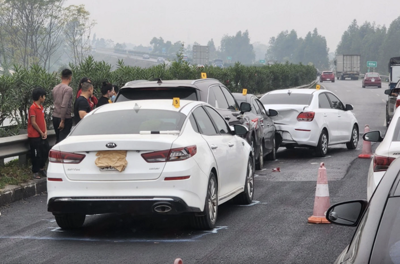 Ngày thứ 2 nghỉ Tết Dương lịch: 12 người tử vong vì tai nạn giao thông- Ảnh 1. Ngày thứ 2 nghỉ Tết Dương lịch: 12 người tử vong vì tai nạn giao thông- Ảnh 1.