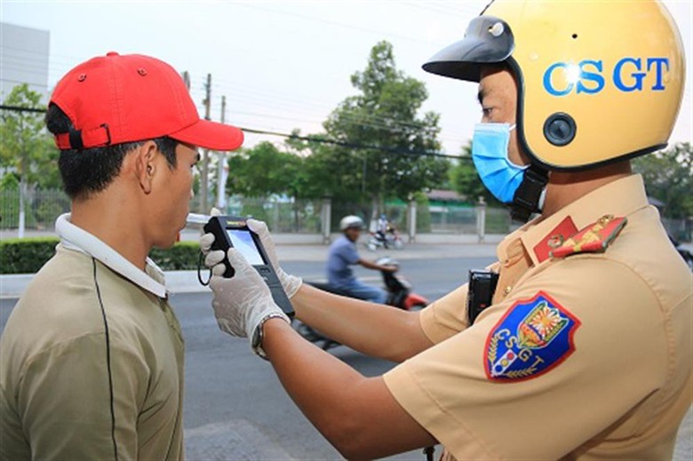 Cao điểm xử l&yacute; vi phạm giao th&ocirc;ng dịp Tết: CSGT sẽ tập trung những lỗi n&agrave;o?- Ảnh 1.