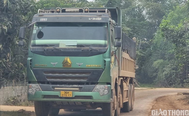 Thanh Ho&aacute; v&agrave;o cuộc vụ xe tải cơi th&ugrave;ng chạy tr&ecirc;n tỉnh lộ 505B- Ảnh 1.