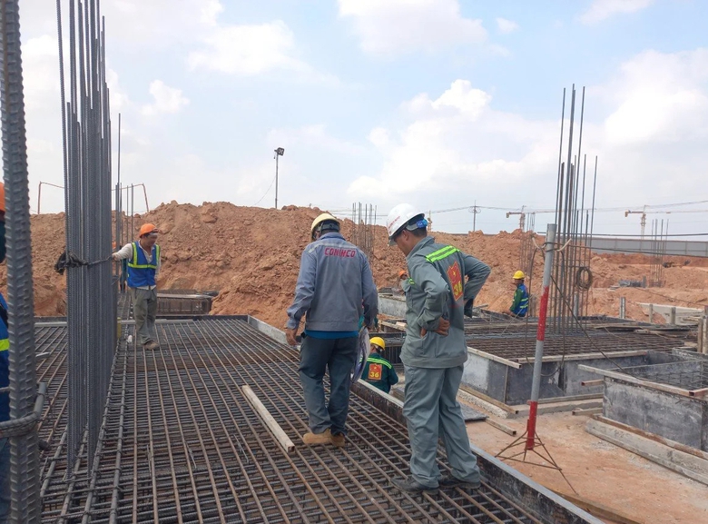 Tết kh&ocirc;ng nghỉ tr&ecirc;n c&ocirc;ng tr&igrave;nh điều h&agrave;nh bay 3.500 tỷ đồng- Ảnh 2.