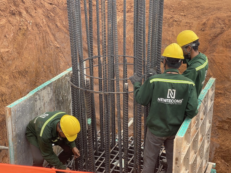 Hơn 3.000 công nhân, kỹ sư làm xuyên Tết trên công trường sân bay Long Thành- Ảnh 4. Hơn 3.000 công nhân, kỹ sư làm xuyên Tết trên công trường sân bay Long Thành- Ảnh 4.