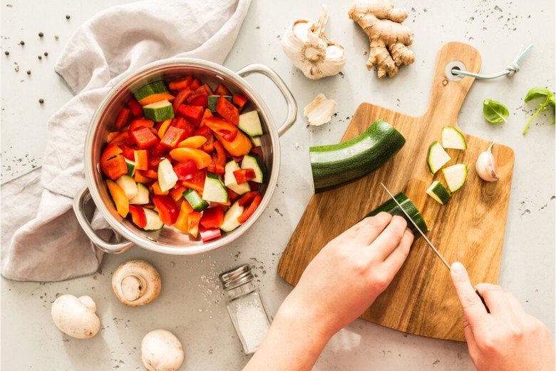 Lười cỡ n&agrave;o cũng phải nấu ch&iacute;n 5 loại rau n&agrave;y nếu kh&ocirc;ng muốn nạp &ldquo;độc tố&rdquo;- Ảnh 1.