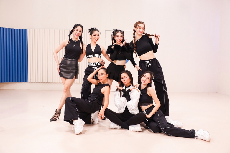 Nhóm Mashup Bông hoa đẹp nhất - Hoa nở kh&ocirc;ng m&agrave;u