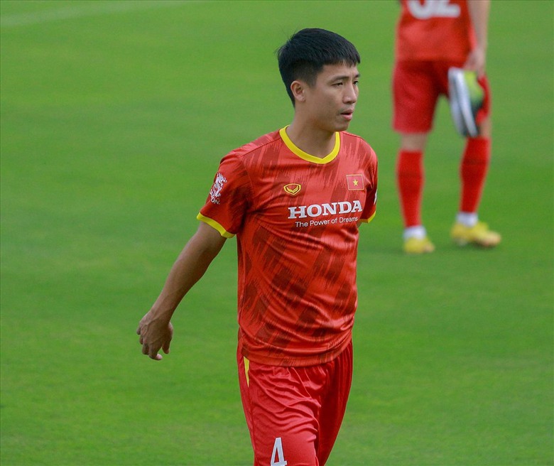 HLV Troussier lại gặp vận đen, cầu thủ l&ecirc;n tuyển 1 ng&agrave;y đ&atilde; phải về CLB- Ảnh 1.