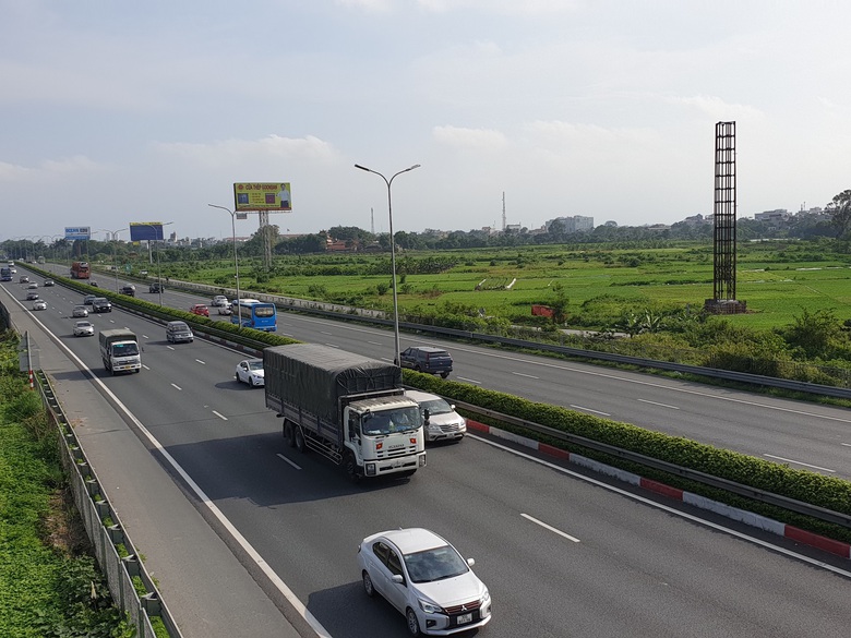 &Aacute;p dụng c&ocirc;ng nghệ b&ecirc; t&ocirc;ng nhựa rỗng tho&aacute;t nước, n&acirc;ng cao an to&agrave;n mặt đường - Ảnh 2.