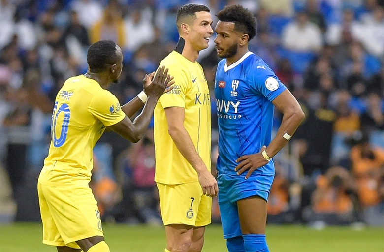 Cầu thủ v&ocirc; danh bỗng nổi như cồn nhờ đ&aacute;nh bại cả Messi v&agrave; Ronaldo - Ảnh 1.