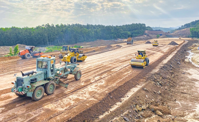 Chạy nước r&uacute;t giải ng&acirc;n hơn 24 ngh&igrave;n tỷ vốn giao th&ocirc;ng - Ảnh 3.