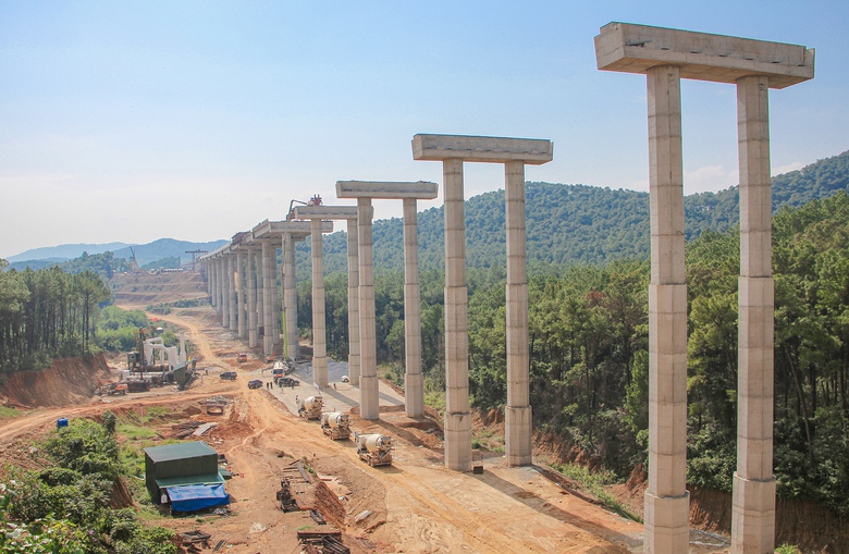 Chạy nước r&uacute;t giải ng&acirc;n hơn 24 ngh&igrave;n tỷ vốn giao th&ocirc;ng - Ảnh 1.