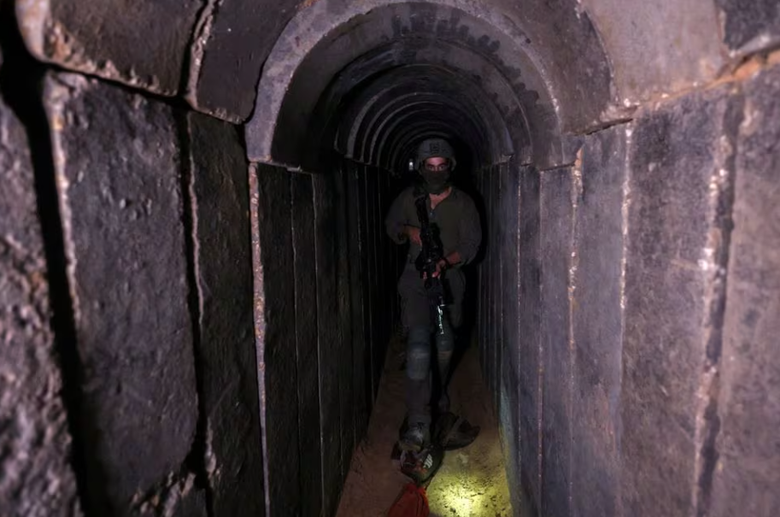 Israel ph&aacute;t hiện 800 lối v&agrave;o đường hầm của Hamas b&ecirc;n dưới Dải Gaza - Ảnh 1.