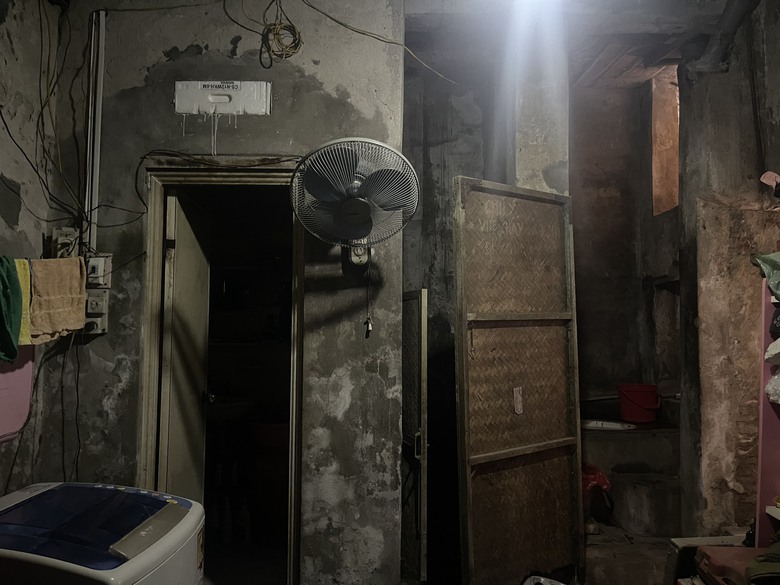 B&ecirc;n trong ng&ocirc;i nh&agrave; cổ nhất H&agrave; Nội bị Mercedes t&ocirc;ng đổ tường c&oacute; g&igrave;? - Ảnh 11.