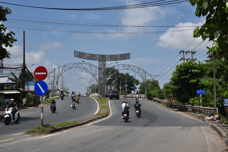 Cầu B&igrave;nh Thuỷ sẽ c&oacute; 3 nhịp ch&iacute;nh vượt s&ocirc;ng khi 7km quốc lộ 91 được mở rộng - Ảnh 1.
