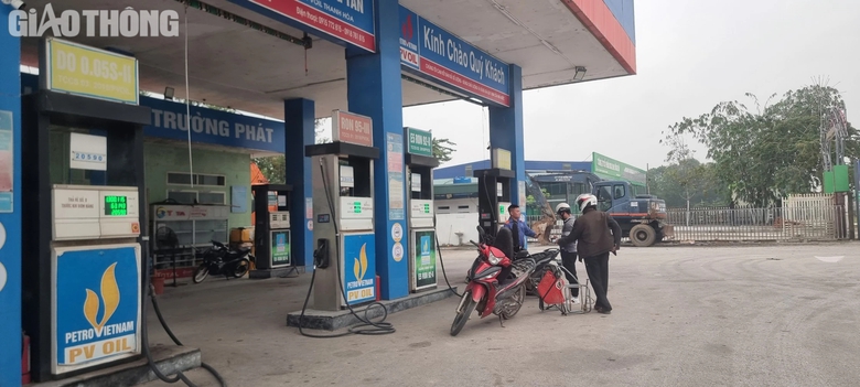 Xuất ho&aacute; đơn mỗi lần b&aacute;n xăng: Đề nghị lập đo&agrave;n li&ecirc;n ng&agrave;nh l&agrave;m việc trực tiếp với cửa h&agrave;ng - Ảnh 1.