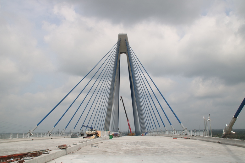 Thứ trưởng Bộ GTVT: Khẩn trương ho&agrave;n th&agrave;nh c&aacute;c hạng mục c&ograve;n lại của cầu Mỹ Thuận 2 - Ảnh 3.