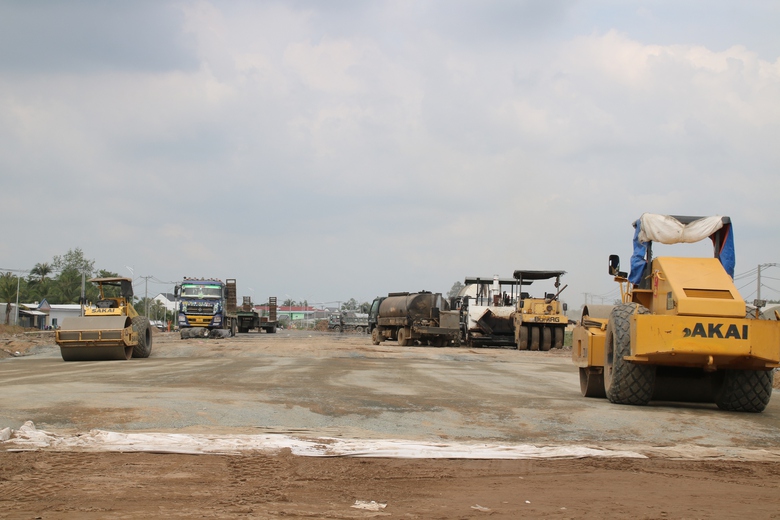 Thứ trưởng Bộ GTVT: 25/12 phải xong các hạng mục còn lại của cao tốc Mỹ Thuận-Cần Thơ - Ảnh 3. Thứ trưởng Bộ GTVT: 25/12 phải xong các hạng mục còn lại của cao tốc Mỹ Thuận-Cần Thơ - Ảnh 3.