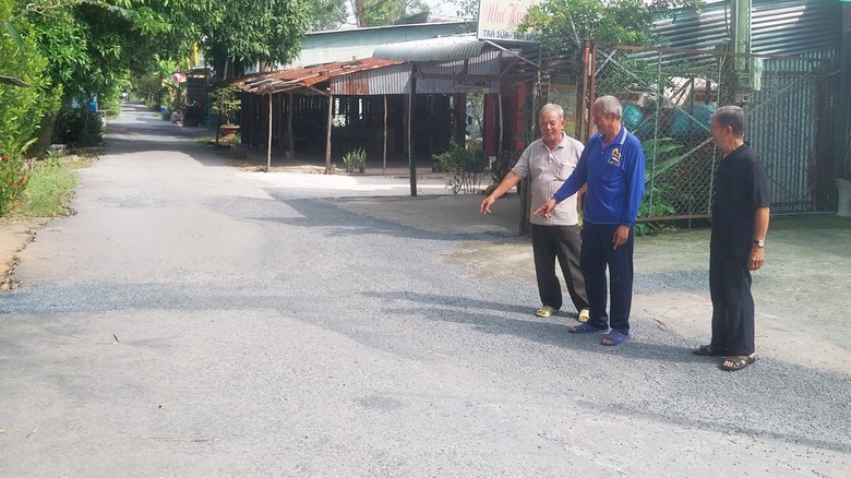 Gặp gỡ những nông dân mê vá đường ở Đồng Tháp - Ảnh 1. Gặp gỡ những nông dân mê vá đường ở Đồng Tháp - Ảnh 1.