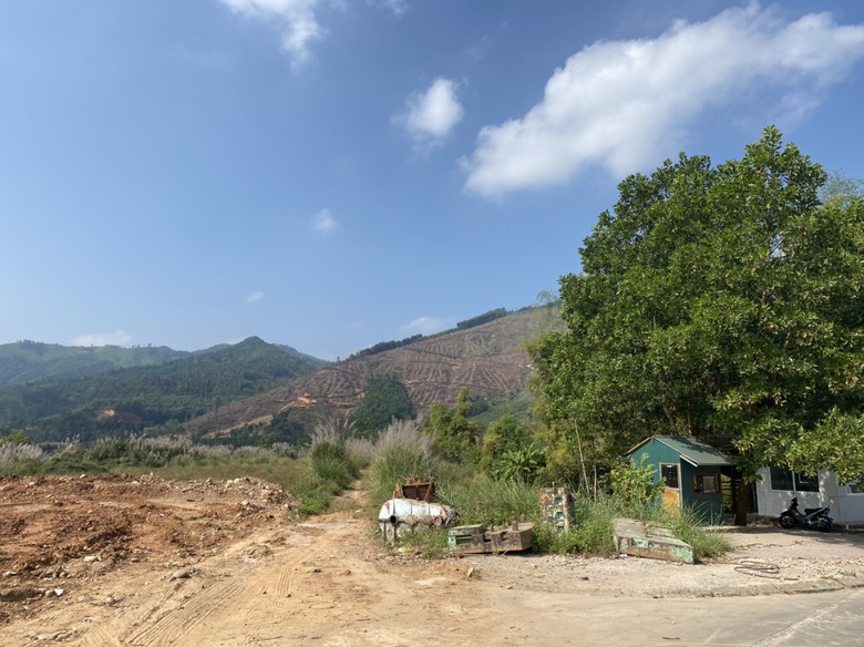 Quảng Ninh: V&igrave; sao dự &aacute;n kho b&atilde;i xuất h&agrave;ng cửa khẩu vẫn l&agrave; b&atilde;i hoang? - Ảnh 1.