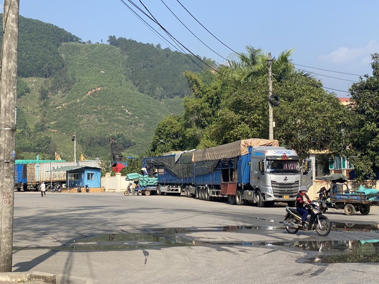 Quảng Ninh: V&igrave; sao dự &aacute;n kho b&atilde;i xuất h&agrave;ng cửa khẩu vẫn l&agrave; b&atilde;i hoang? - Ảnh 3.