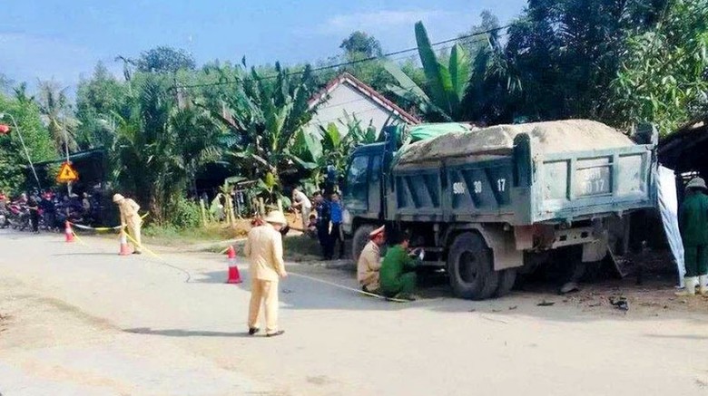 Hiện trường vụ tai nạn giao th&ocirc;ng khiến em L tử vong.