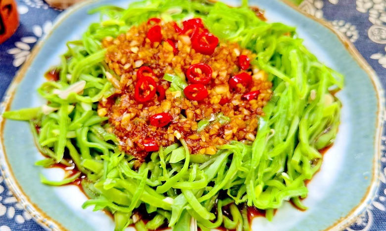 Loại rau c&oacute; canxi gấp 2 lần đậu n&agrave;nh, 7 lần thịt g&agrave;, ăn nhiều khỏe người, chắc xương, nấu g&igrave; cũng ngon - Ảnh 3.