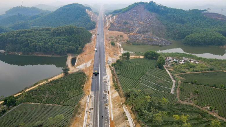 Hối hả c&aacute;n đ&iacute;ch cao tốc Tuy&ecirc;n Quang - Ph&uacute; Thọ - Ảnh 14.