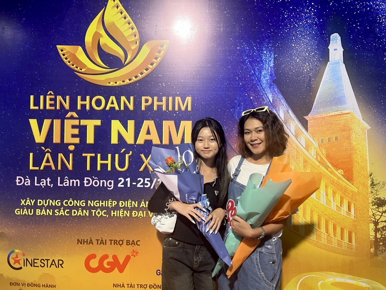 “Mẹ ơi, Bướm đây” - Phim giành 4 giải Bông sen: Trong trẻo, đầy tình yêu thương - Ảnh 3. “Mẹ ơi, Bướm đây” - Phim giành 4 giải Bông sen: Trong trẻo, đầy tình yêu thương - Ảnh 3.