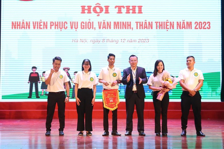 Vinbus đoạt giải Nhất cuộc thi nh&acirc;n vi&ecirc;n phục vụ giỏi, văn minh - Ảnh 2.