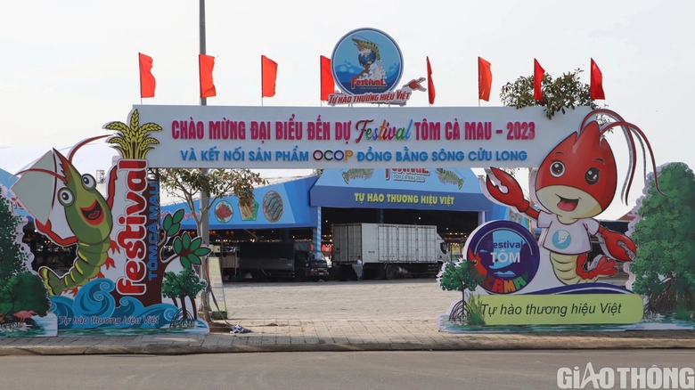 Đường phố rực rỡ trước thềm Festival t&ocirc;m C&agrave; Mau 2023 - Ảnh 1.