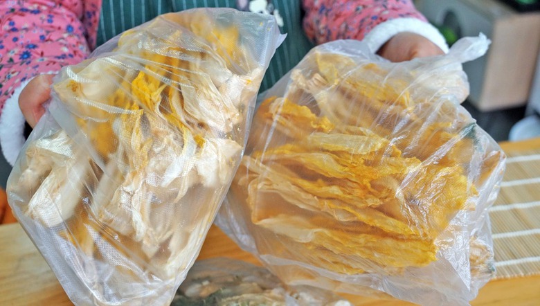  Loại rau cần ăn mạnh v&agrave;o m&ugrave;a đ&ocirc;ng, 1 nhuận tr&agrave;ng, 2 dưỡng da, 3 thải độc, phơi kh&ocirc; hầm si&ecirc;u thơm - Ảnh 13.