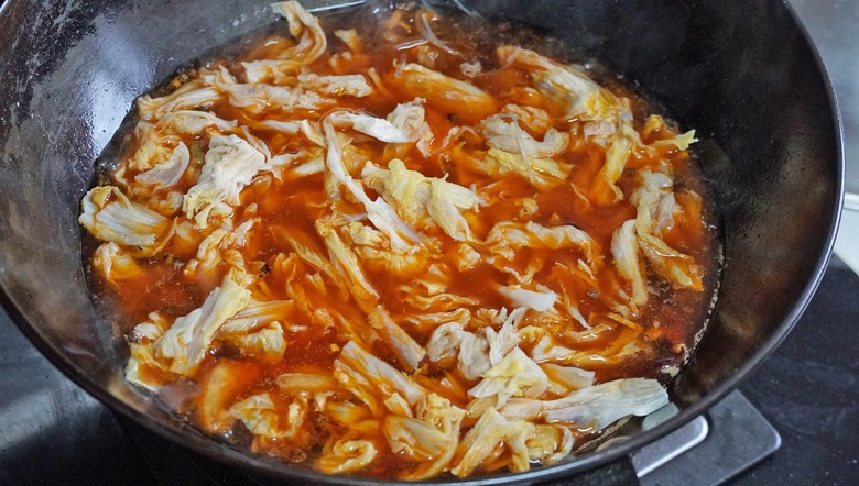  Loại rau cần ăn mạnh v&agrave;o m&ugrave;a đ&ocirc;ng, 1 nhuận tr&agrave;ng, 2 dưỡng da, 3 thải độc, phơi kh&ocirc; hầm si&ecirc;u thơm - Ảnh 15.