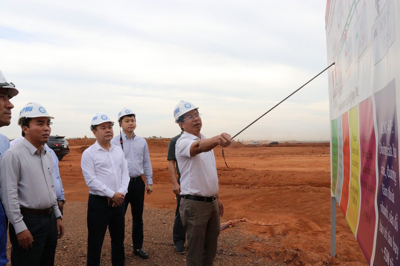 Đua tiến độ s&acirc;n bay Long Th&agrave;nh trong m&ugrave;a kh&ocirc; - Ảnh 1.