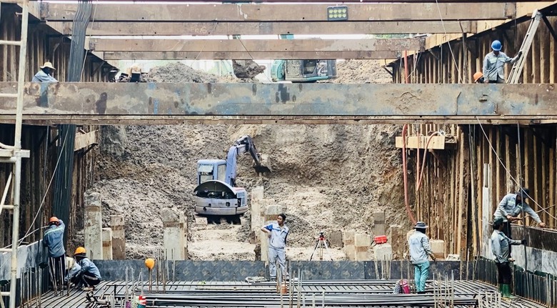 Lộ diện những h&igrave;nh ảnh đầu ti&ecirc;n của hầm chui tr&ecirc;n đường xuy&ecirc;n s&acirc;n bay T&acirc;n Sơn Nhất  - Ảnh 7.
