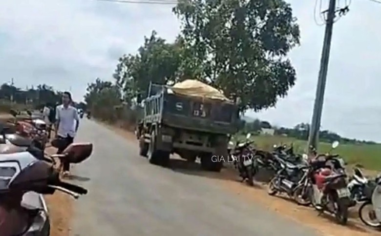 Hiện trường vụ TNGT khiến ch&aacute;u b&eacute; 6 tuổi tử vong.