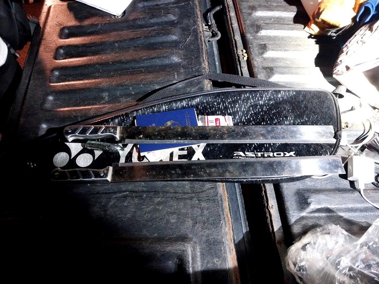 Kiểm tra xe b&aacute;n tải ph&aacute;t hiện 7 người ph&ecirc; ma t&uacute;y v&agrave; tr&ecirc;n xe chứa s&uacute;ng v&agrave; nhiều h&agrave;ng n&oacute;ng - Ảnh 2.