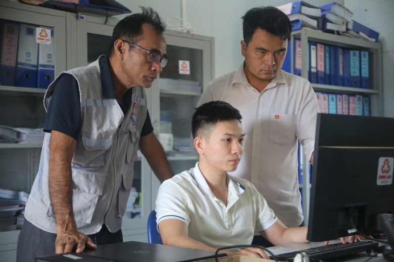 Tranh thủ từng giờ l&agrave;m cao tốc QL45 - Nghi Sơn - Ảnh 9.