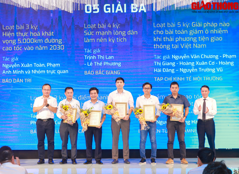 Bộ trưởng Nguyễn Văn Thắng: Ng&agrave;nh GTVT được cơ quan b&aacute;o ch&iacute; đồng h&agrave;nh, chia sẻ - Ảnh 6.