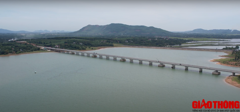 Tranh thủ từng giờ l&agrave;m cao tốc QL45 - Nghi Sơn - Ảnh 11.