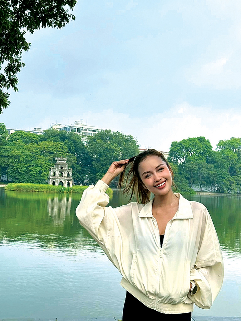 Hoa hậu Ho&agrave;n vũ Ngọc Ch&acirc;u: L&agrave; hoa hậu, kh&oacute; tr&aacute;nh những ồn &agrave;o - Ảnh 3.