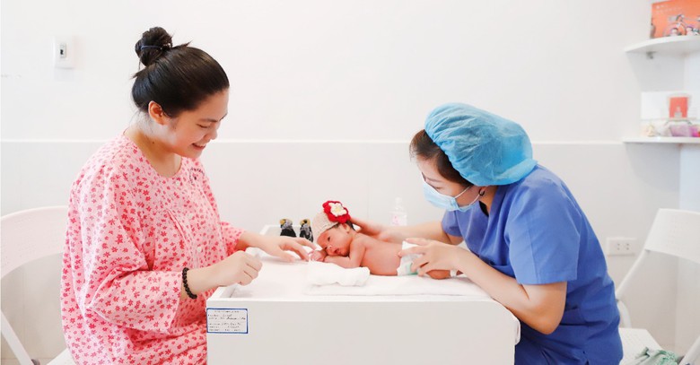 Điều chỉnh gi&aacute; dịch vụ y tế theo y&ecirc;u cầu, nhiều tranh c&atilde;i    - Ảnh 1.