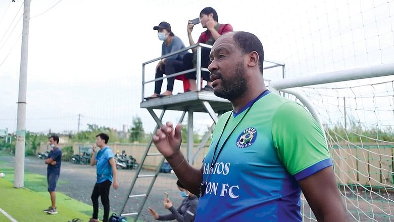 Góc khuất cuộc sống cầu thủ ngoại ở Việt Nam - Ảnh 1. Góc khuất cuộc sống cầu thủ ngoại ở Việt Nam - Ảnh 1.