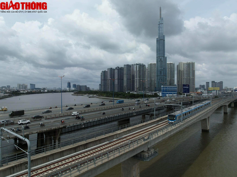 Ngắm đo&agrave;n t&agrave;u đầu ti&ecirc;n của tuyến metro số 1 (Bến Th&agrave;nh - Suối Ti&ecirc;n) chạy thử nghiệm tr&ecirc;n to&agrave;n tuyến - Ảnh 6.
