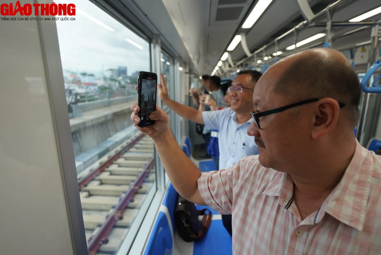 Ngắm đo&agrave;n t&agrave;u đầu ti&ecirc;n của tuyến metro số 1 (Bến Th&agrave;nh - Suối Ti&ecirc;n) chạy thử nghiệm tr&ecirc;n to&agrave;n tuyến - Ảnh 12.