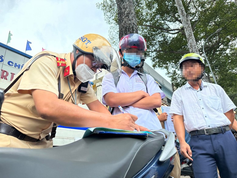 Bộ C&ocirc;ng an y&ecirc;u cầu đảm bảo tuyệt đối an to&agrave;n cho học sinh đến trường - Ảnh 2.