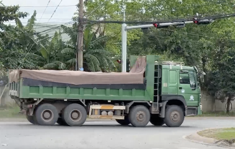 Lắp đ&egrave;n giao th&ocirc;ng ở &ldquo;điểm đen&rdquo; trong khu c&ocirc;ng nghiệp Bi&ecirc;n H&ograve;a 1 - Ảnh 1.