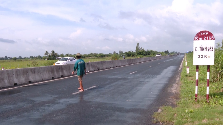 H&agrave;ng r&agrave;o bảo vệ tuyến Lộ Tẻ - Rạch Sỏi li&ecirc;n tục bị mất trộm - Ảnh 4.